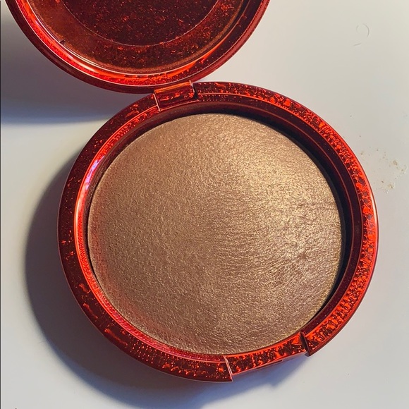 Mac limited edition skinfinish - Picture 2 of 3